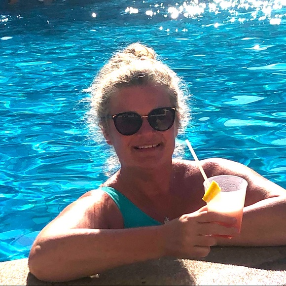 Meet your Posher, Brandi - Picture 1 of 1